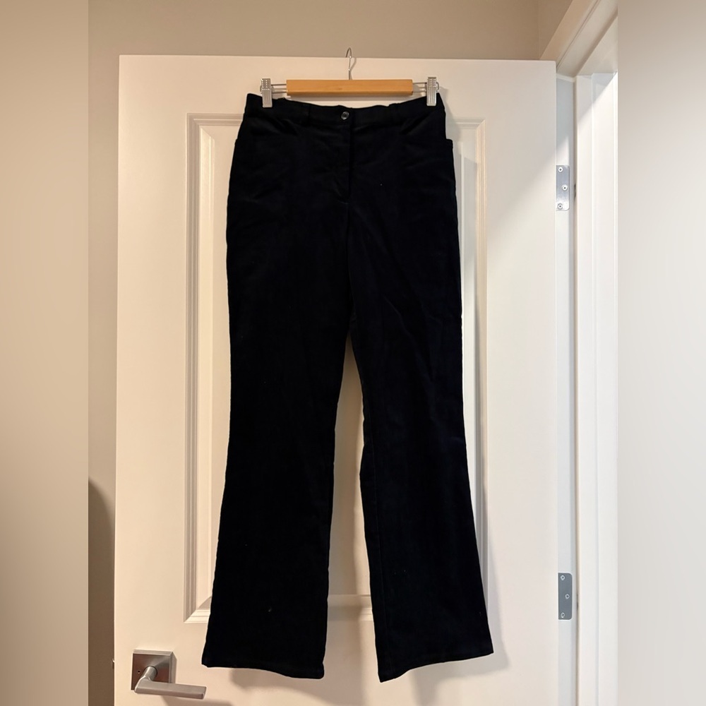 NWT Laura Petites Black Corduroy Flare Pants in size 2